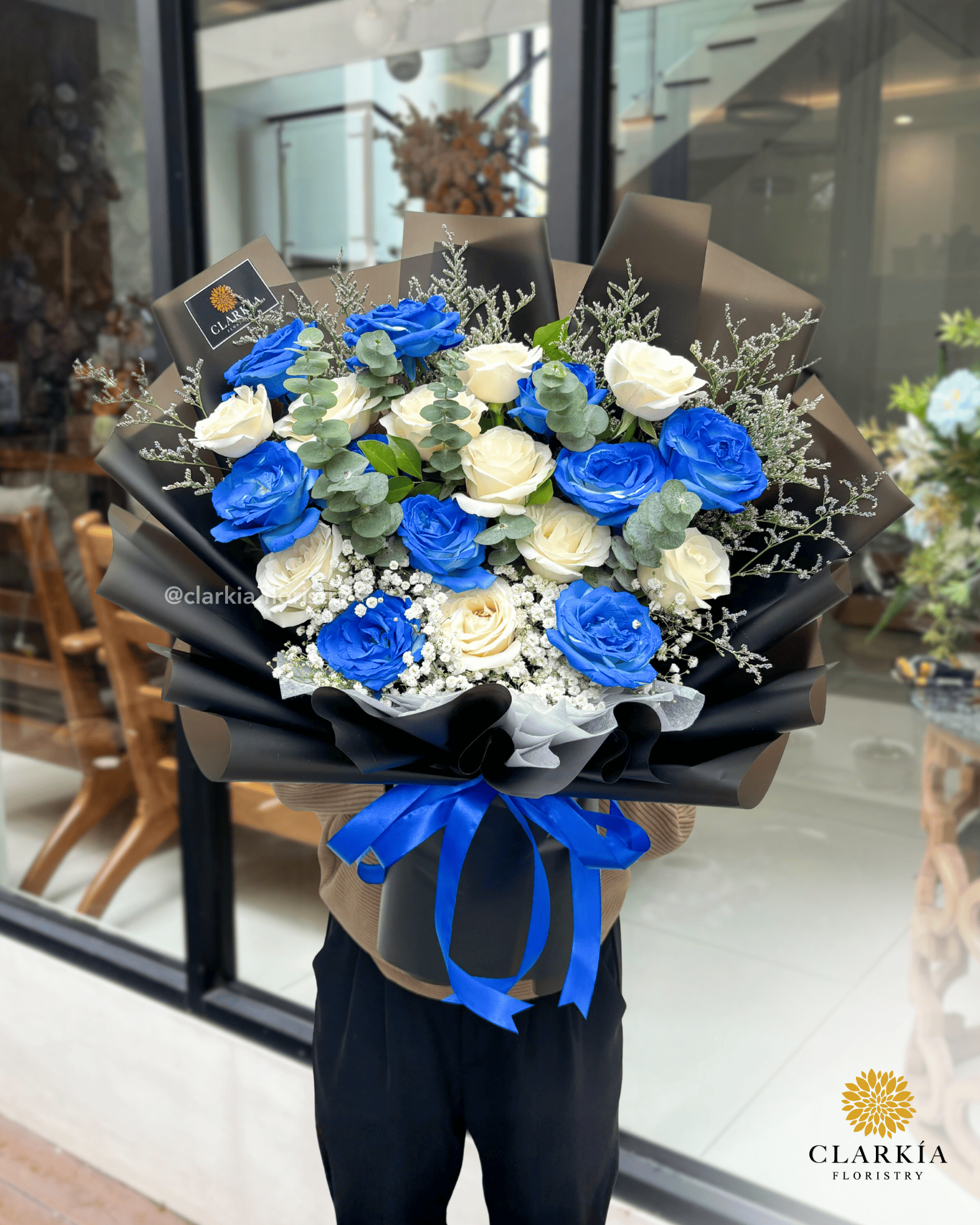 Fresh 20 Rose Royal Blue White Fresh 20 Rose Spray (Klik Untuk Lihat Warna) - Image 1