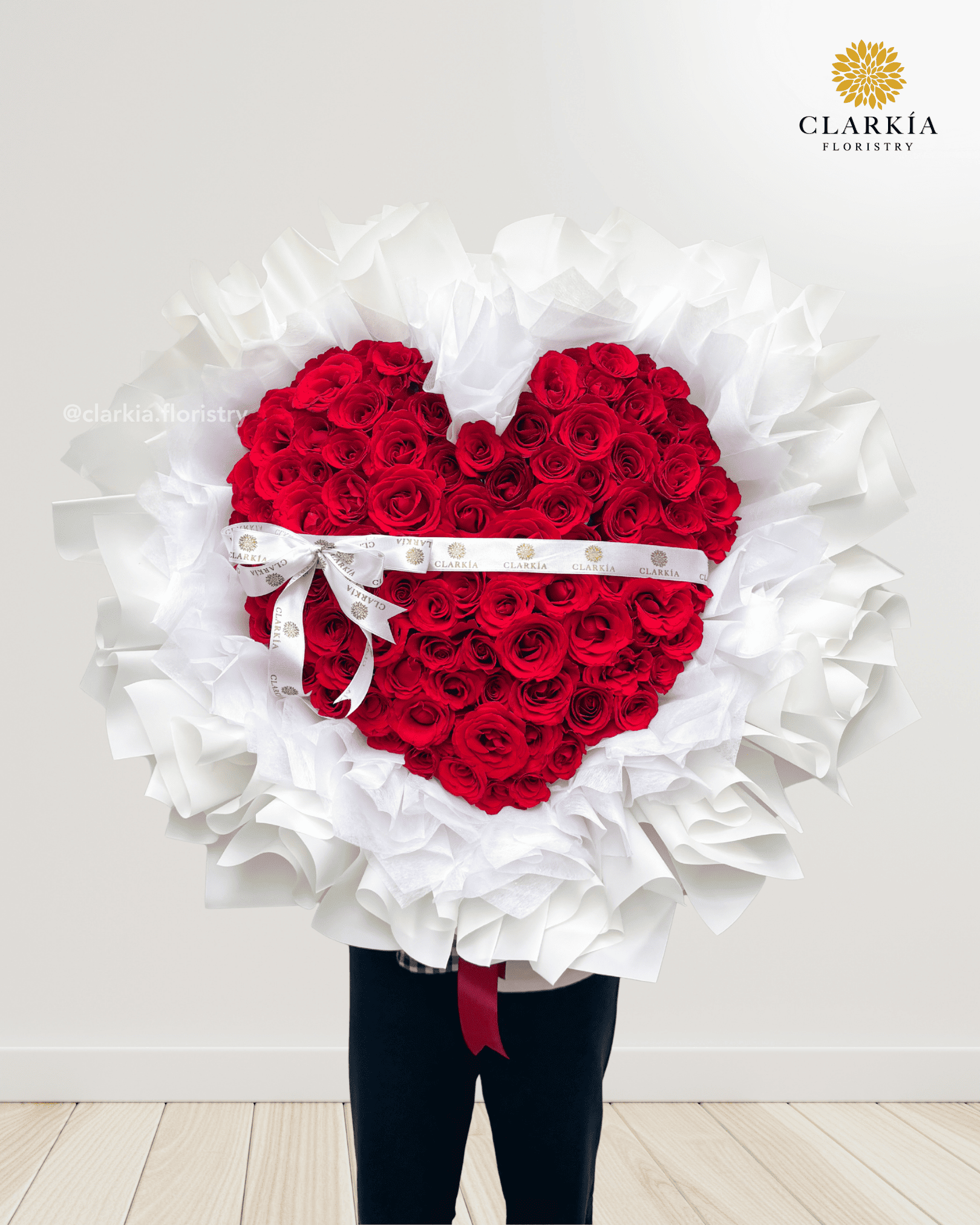 Heart of Roses Fresh 100 Heart of Red Rose - Image 1