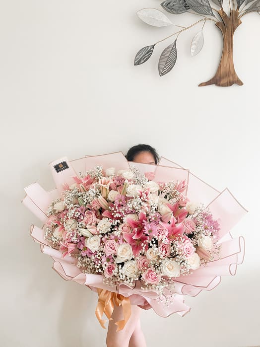 KAREN 1500K 10 Lily + 50 Roses - Image 1